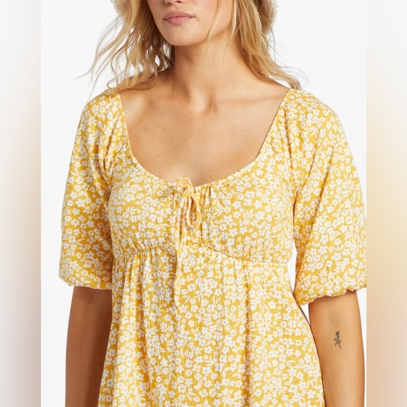 Billabong Daisy Wave Mini
Dress - Picture 2 of 7